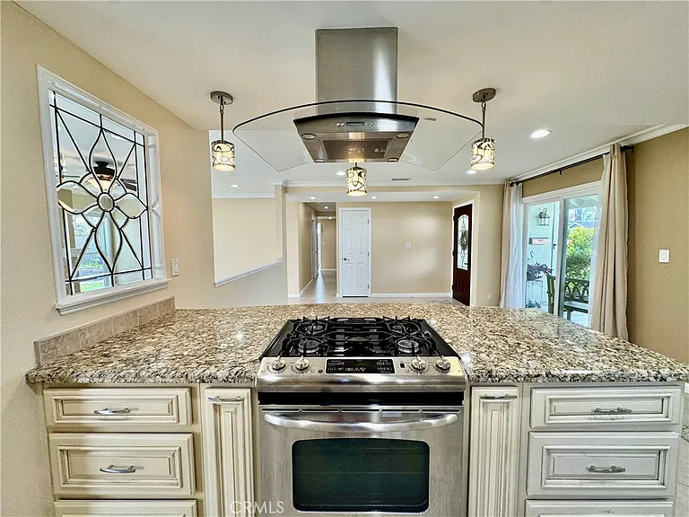 18572 Avolinda Dr — Photo 14