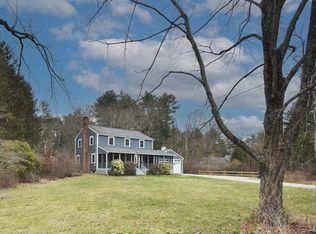 31 Carver St, Halifax, MA 02338