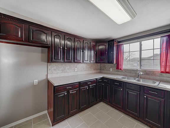 4th image of 5435 W Wilshire Dr