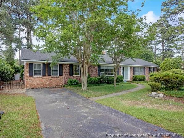 6225 Dorset Ave, Fayetteville, NC 28303