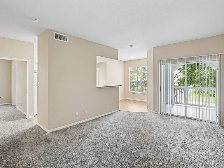 Chelsea Apartments — Photo 4