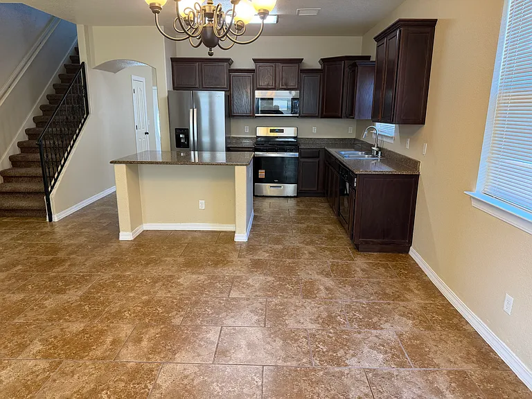 14429 Fernando Zubia Ave — Photo 6