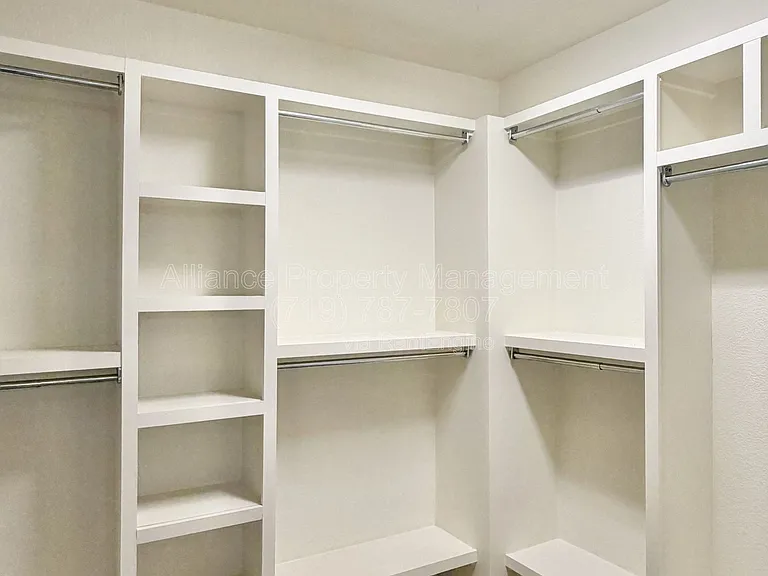 8284 Cypress Wood Dr — Photo 15