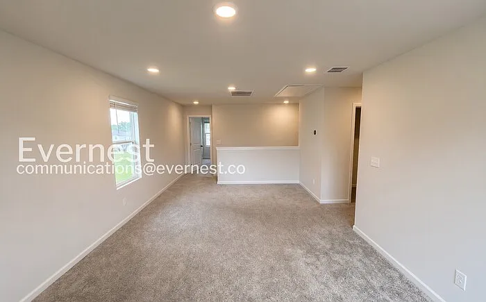 167 E Millbrook Dr — Photo 8