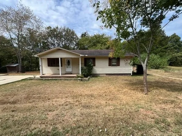 306 Morris Ave, Clifton, TN 38425