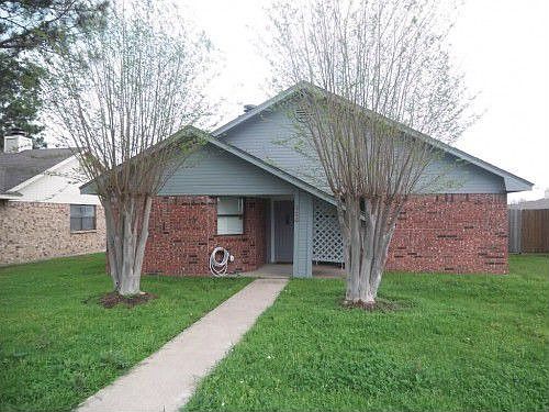 1st image of 804 Camellia Ct