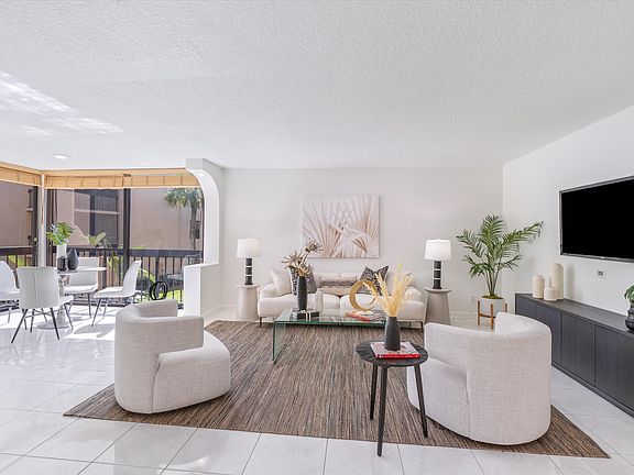 3rd image of 2455 Lindell Boulevard #3210
