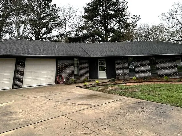 702 E 10th St, Danville, AR 72833