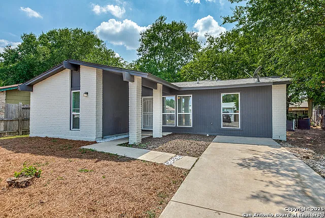 4 bed, 2.0 bath, 1236 sqft, $1,450 — Photo 2