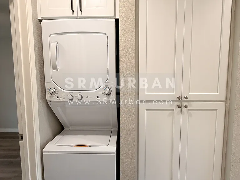 959 Vine St #14 — Photo 11
