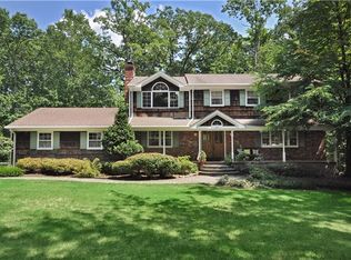 825 Ewing Ave, Franklin Lakes, NJ 07417