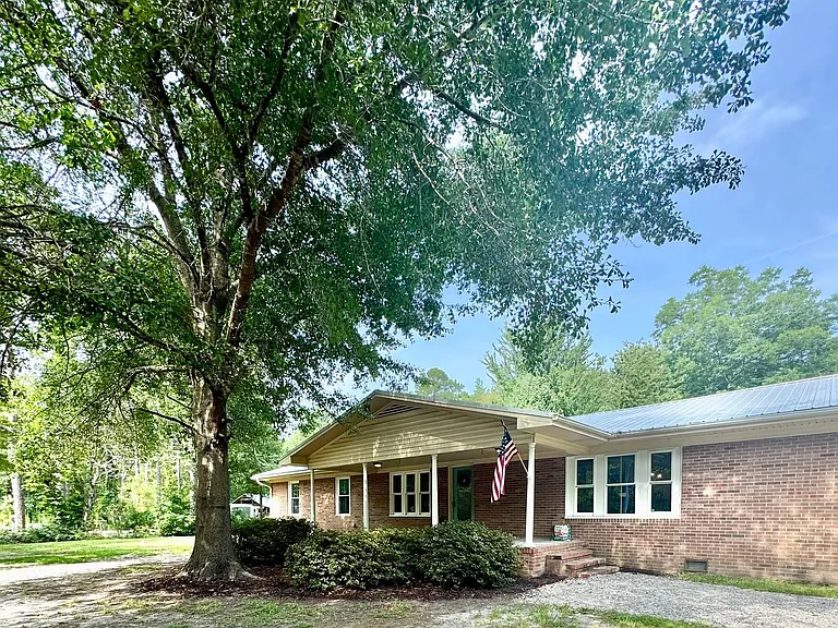 4240 Buck Dr — Photo 2