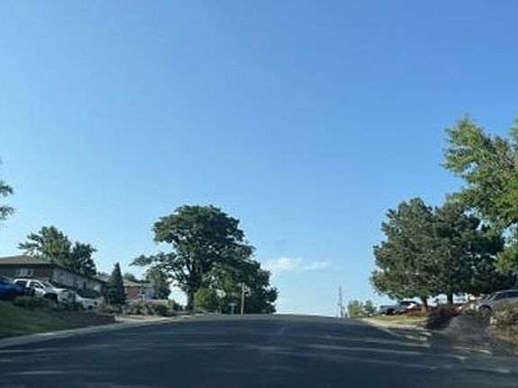 Exterior Neighborhood (street photo)