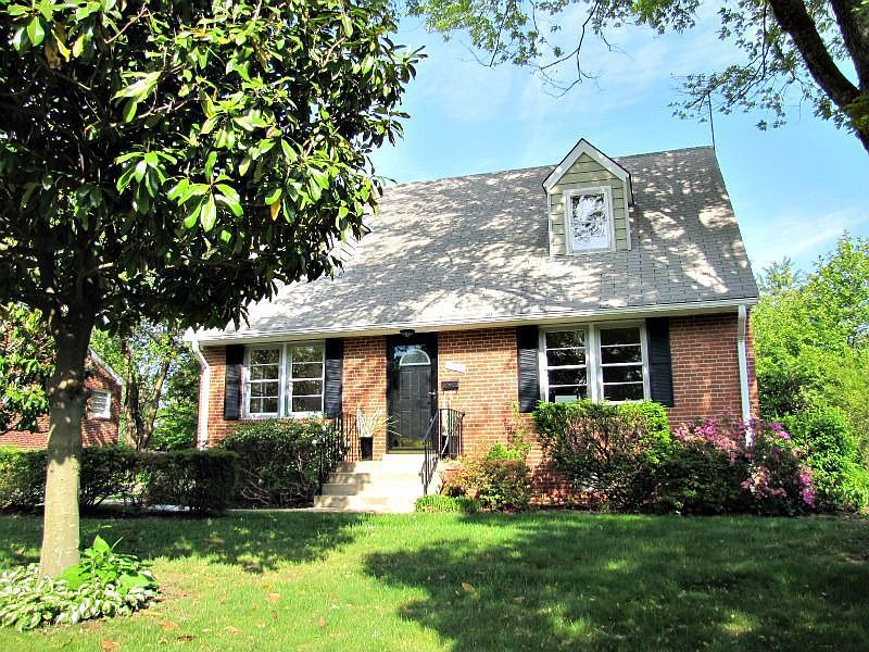 1st image of 2917 Linden Ln