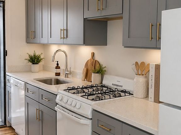 5th image of 6018 N Paulina St #2N