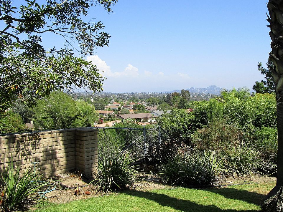 2nd image of 6547 Bluefield Pl