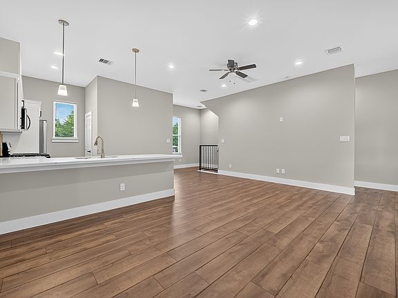 5th image of 2109 Marnel Rd #G