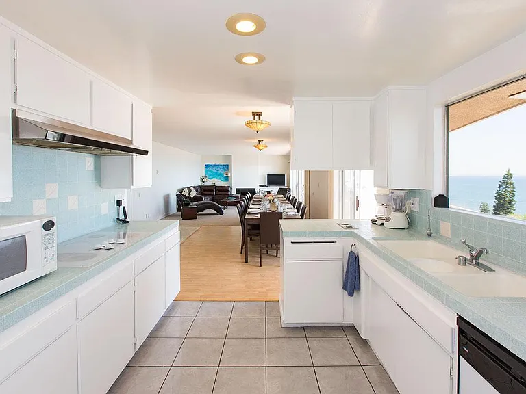 18109 Coastline Dr — Photo 17