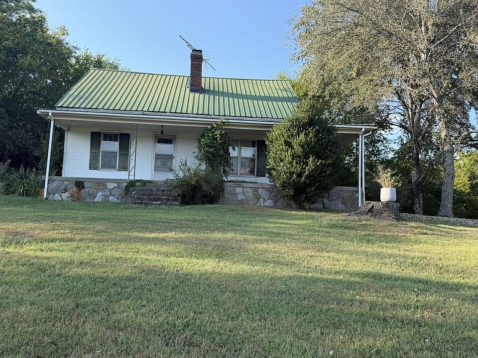 1st image of 300 W Main St