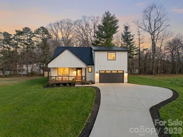 75 Scott Meadows Dr, Asheville, NC 28806