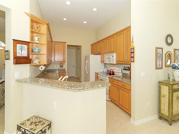 4th image of 6547 41st Ct E