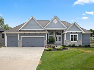 510 S Shore Dr, Lake Winnebago, MO 64034