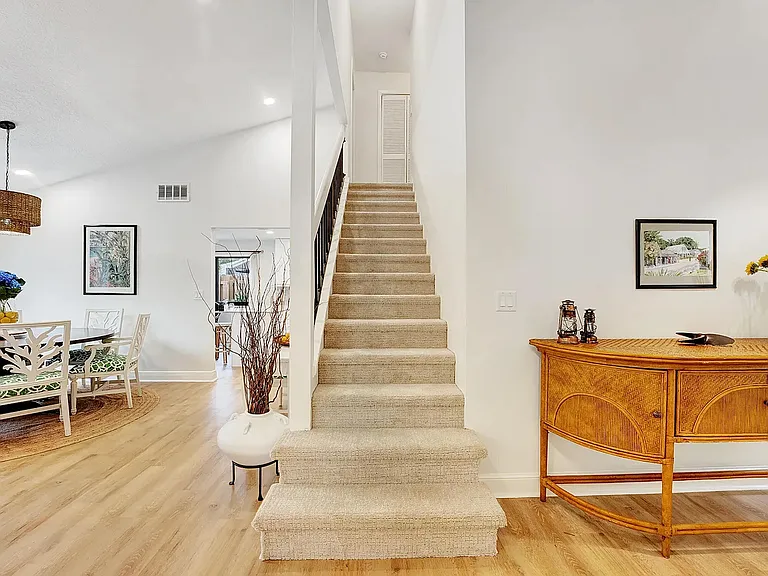 1113 Rainwood Cir W — Photo 14