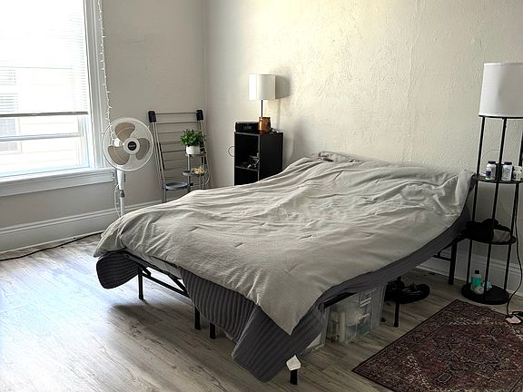 4th image of 417 Angell St Floor 2