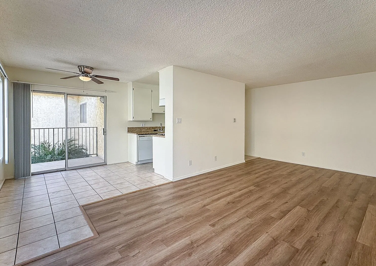 Prime West LA Neighborhood Upper 2 + 1.5 — Photo 1