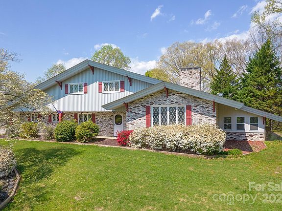 4th image of 2466 Sweetbriar Cir