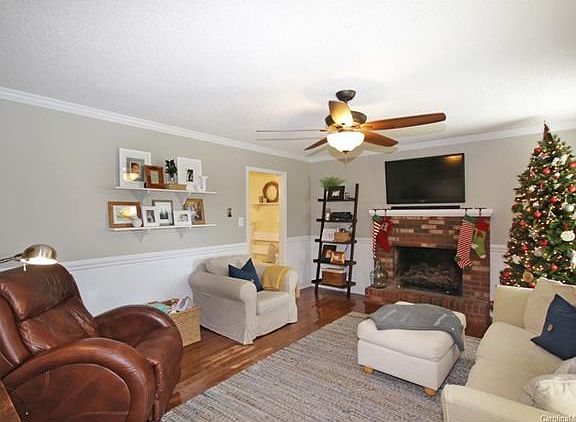 4th image of 155 Polly Dr