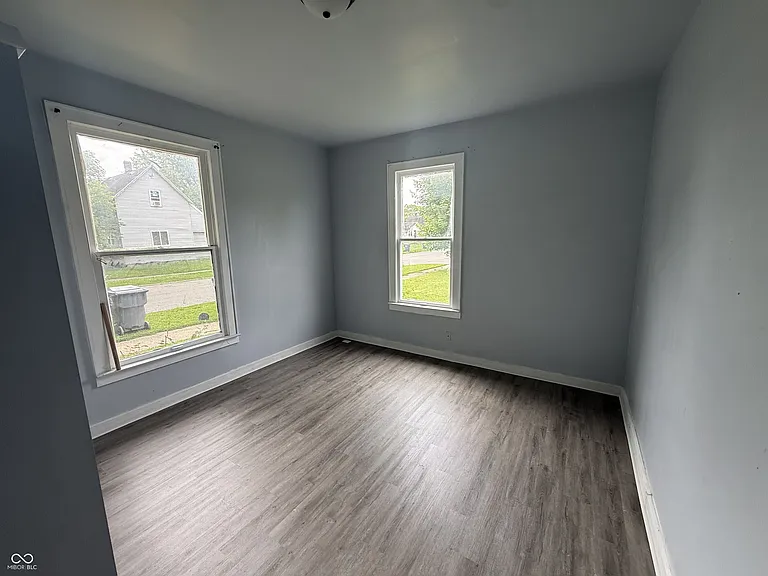 2627 Chase St — Photo 4