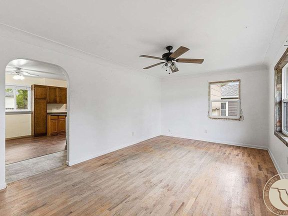 4th image of 1737 Clark Ave