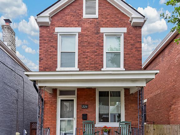 2nd image of 226 Retreat St