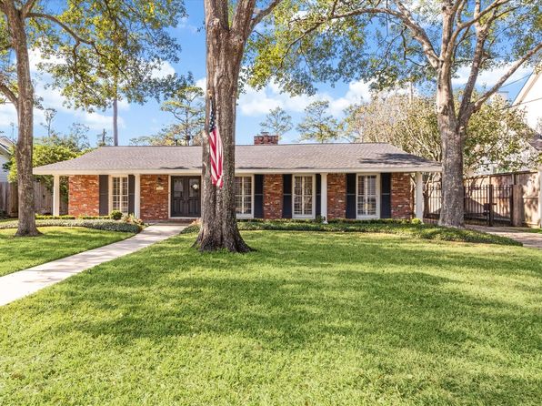 737 Country Ln