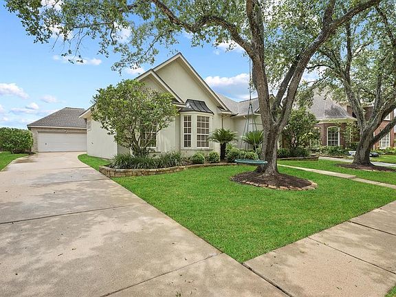 3rd image of 7115 Emerald Glen Drive