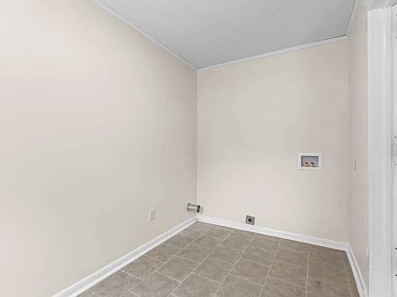 5th image of 1451 Miller St