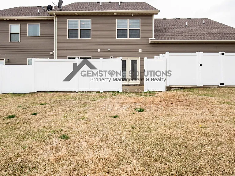 4018 Commons Dr — Photo 29