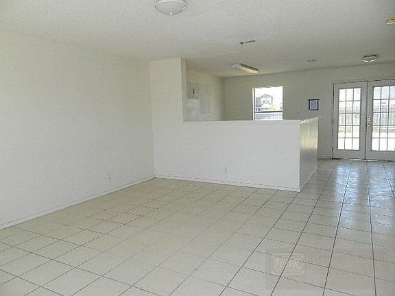 3rd image of 3293 Ticonderoga Dr