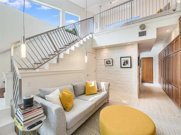 1621 W 12th St #A, Austin, TX 78703