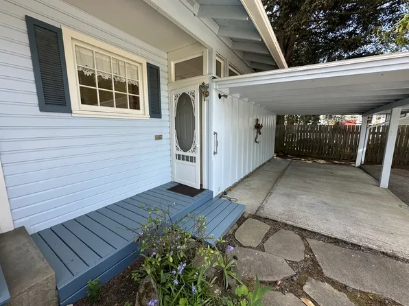 795 E College St, Mount Angel, OR 97362