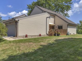 7266 S Delaine Dr, Oak Creek, WI 53154