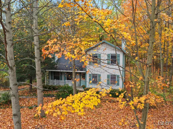 7173 Lakeview Ter, South Haven, MI 49090