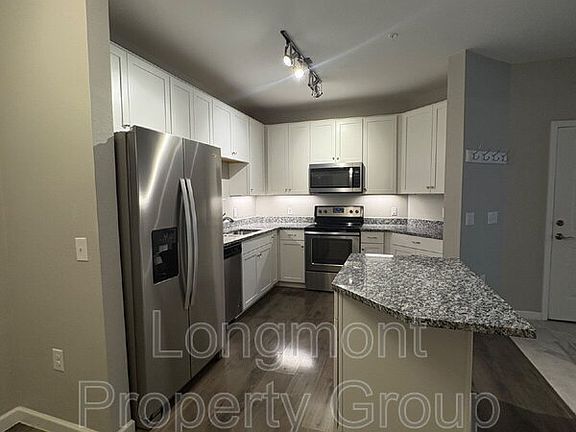 3rd image of 804 Summer Hawk Dr Unit 9106