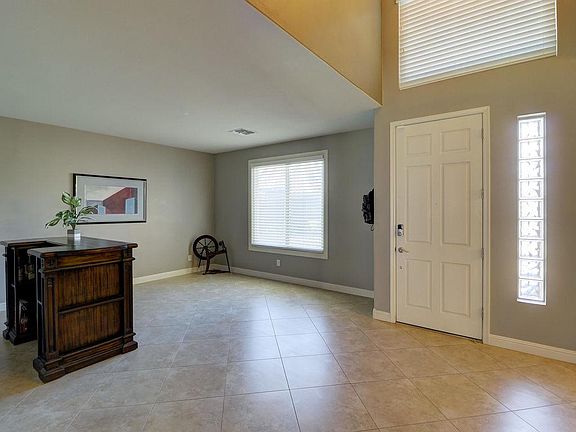5th image of 2921 E Estrella Ct