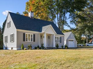 192 Hilltop Cir, Trumbull, CT 06611