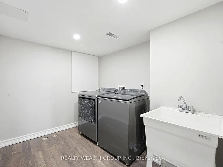 112 Golden Springs Dr — Photo 30