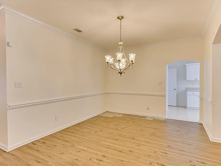 443 Surrey Park Dr SE — Photo 12