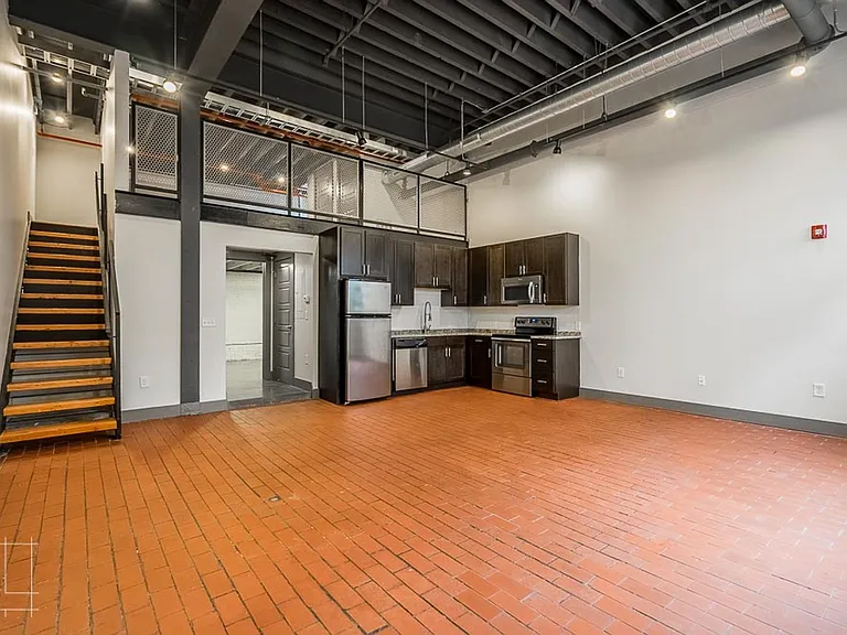 Wonder Bread Lofts — Photo 10