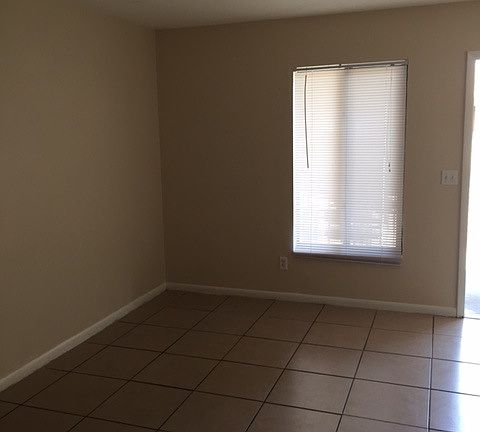 3rd image of 2944 Jackson St APT 8
